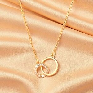 Elegant Gold Interlocking Circle Necklace